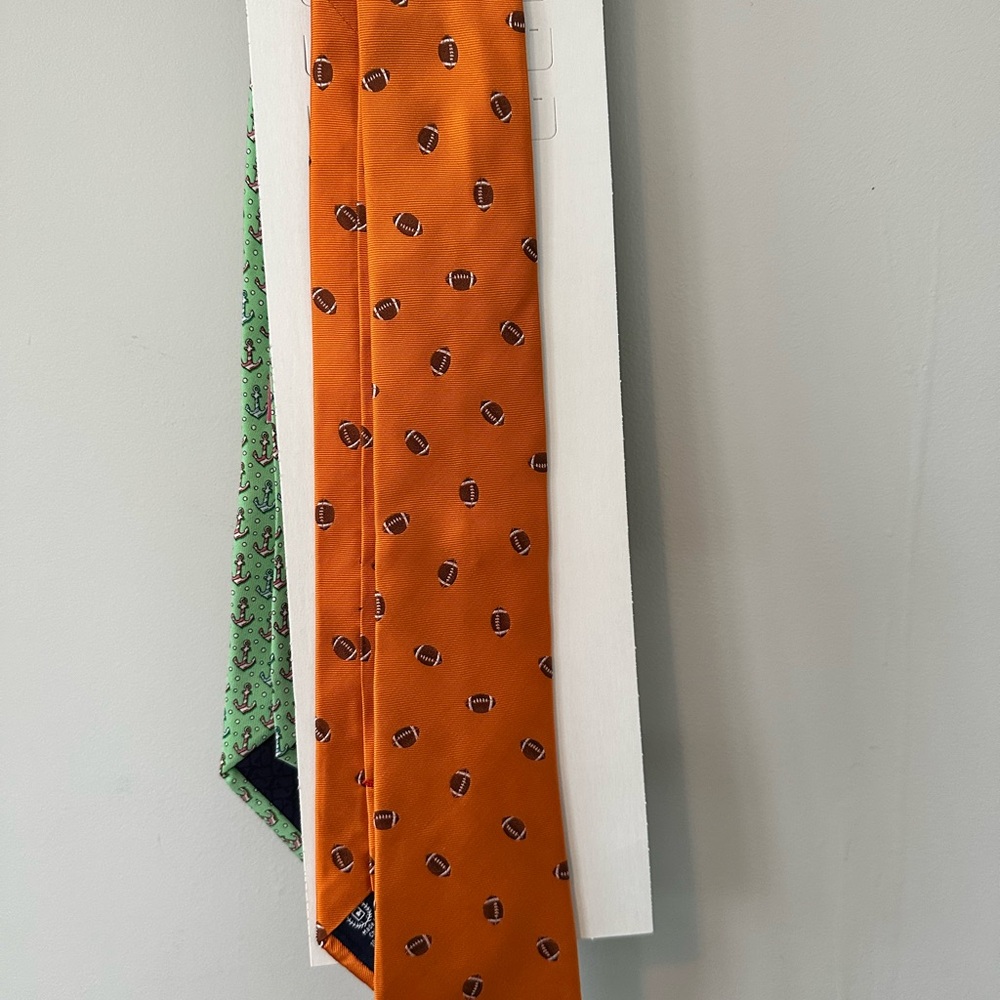 Chaps 100%silk game day football orange tie